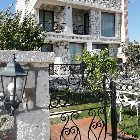 Hotel Beyaz Tas Butik Ayvalı