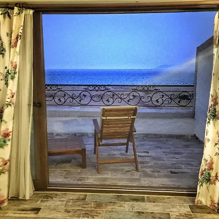 Beyaz Tas Butik Hotel Ayvalı